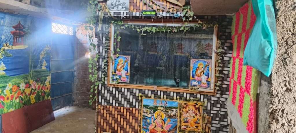 अलीराजपुर। चोरों ने म्यूजिक स्टूडियो को बनाया निशाना: लाखो रुपये के सामान ले उड़े चोर