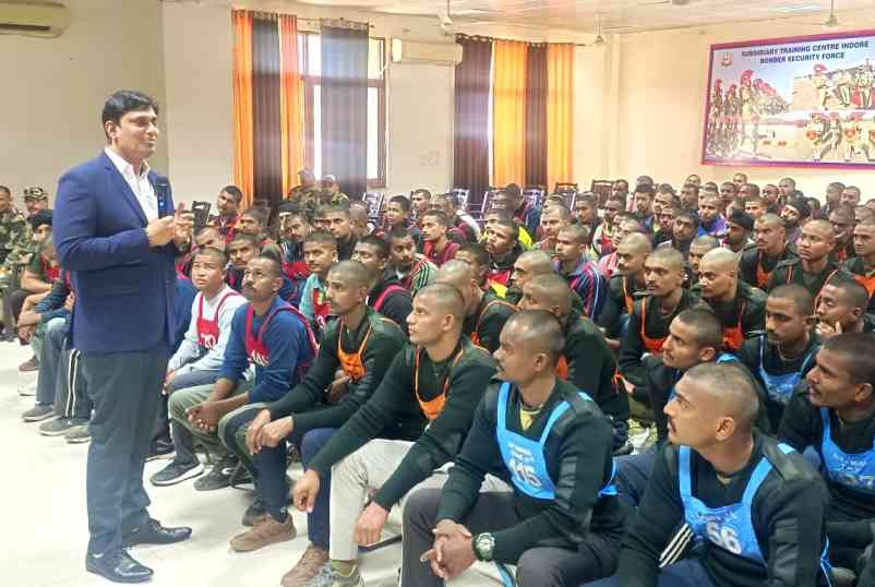 प्रोफेसर रावल ने साइबर सुरक्षा पर व्याख्यान दिया