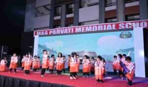 बच्चों द्वारा सांस्कृतिक प्रस्तुति दी गयी