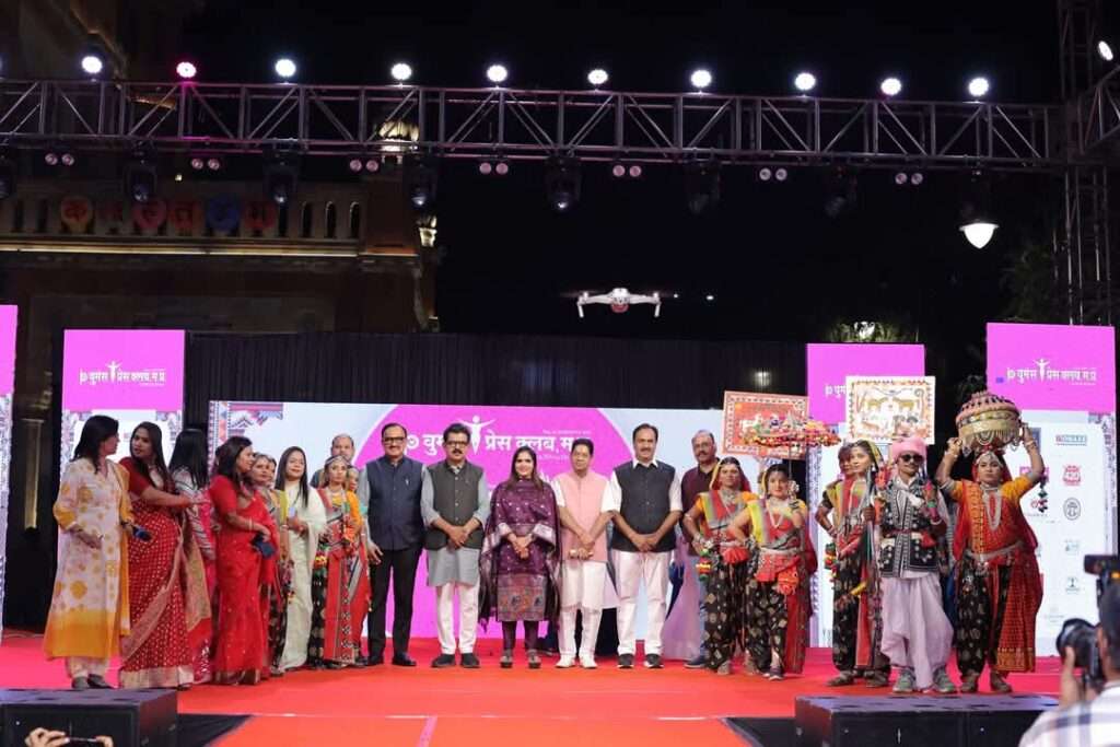 ट्राइबल फैशन शो वूमेंस प्रेस क्लब इंदौर