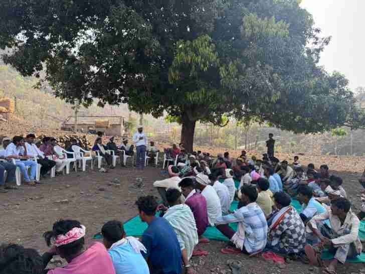 अलीराजपुर मिशन D3 की अब नर्मदा किनारे भीताडा आदिवासी समाजजनों की बैठक 