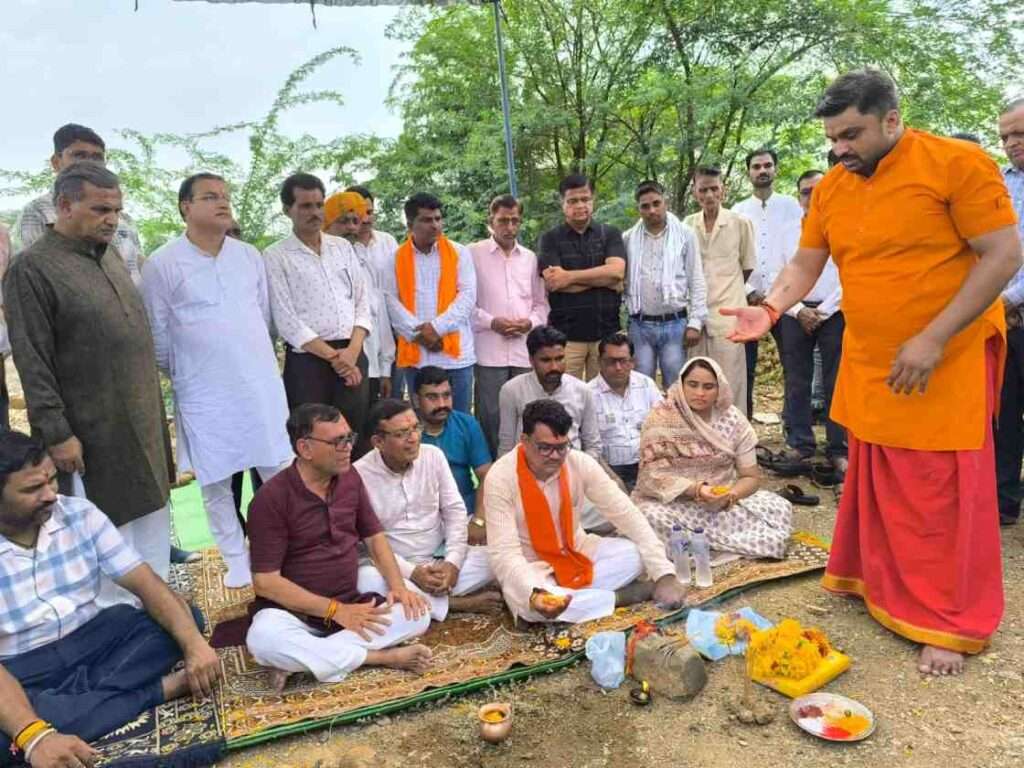 कैबिनेट मंत्री नागर सिंह चौहान जोबट विधायक सेना पटेल