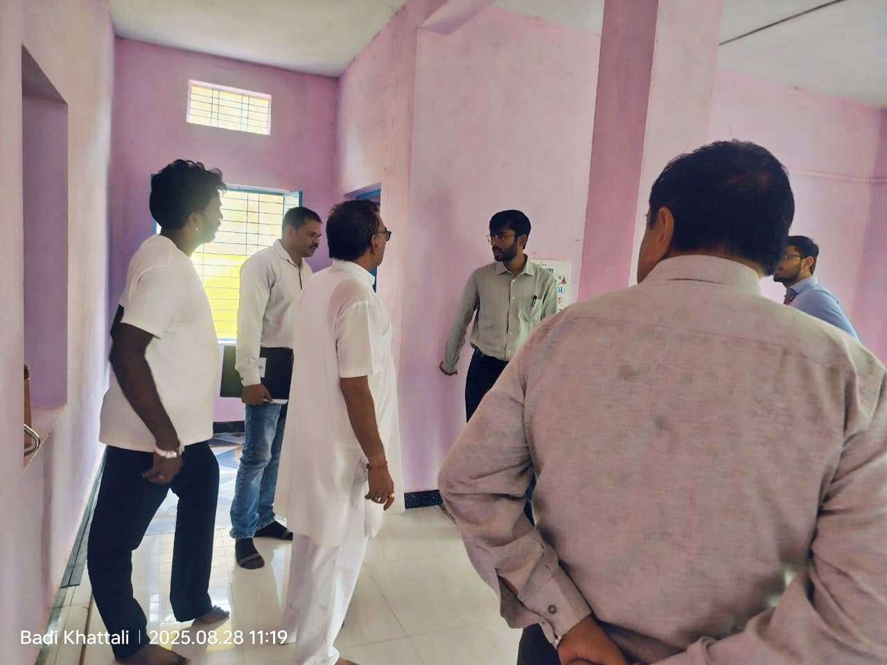 आंगनवाड़ी भवन बड़ी खट्टाली पंचायत निरीक्षण जिला पंचायत सीईओ प्रखर सिंह