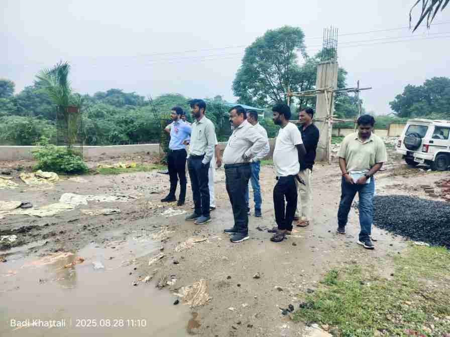 बड़ी खट्टाली मुक्तिधाम में निर्माणाधीन 83 लाख की रिटेनिंग वॉल जिला पंचायत सीईओ 