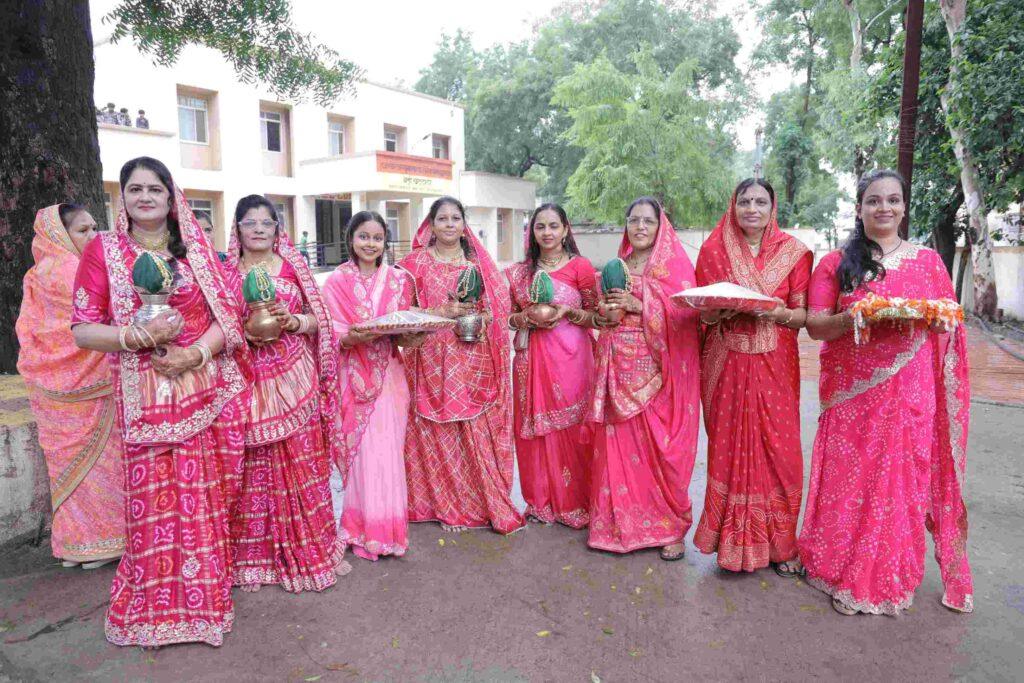 शोभायात्रा के साथ बड़ी खट्टाली में हुआ साध्वी श्री श्रद्धानिधिजी का चातुर्मासिक मंगल प्रवेश