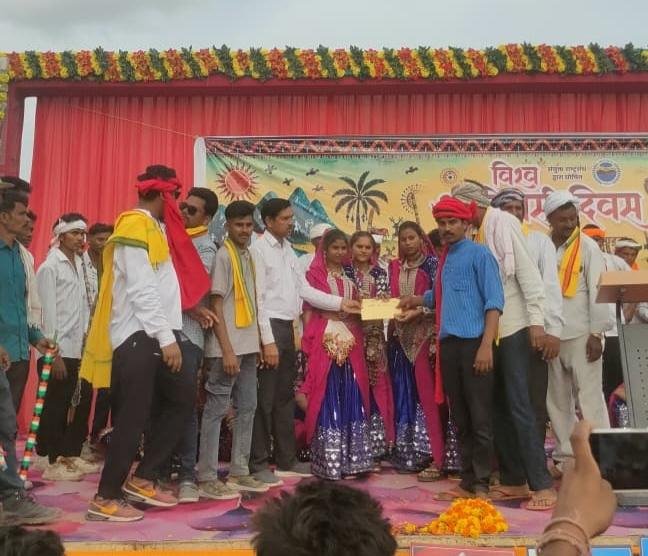 सोंडवा में धूमधाम से मनाया गया विश्व आदिवासी दिवस, हजारों समाजजनों की रही सहभागिता