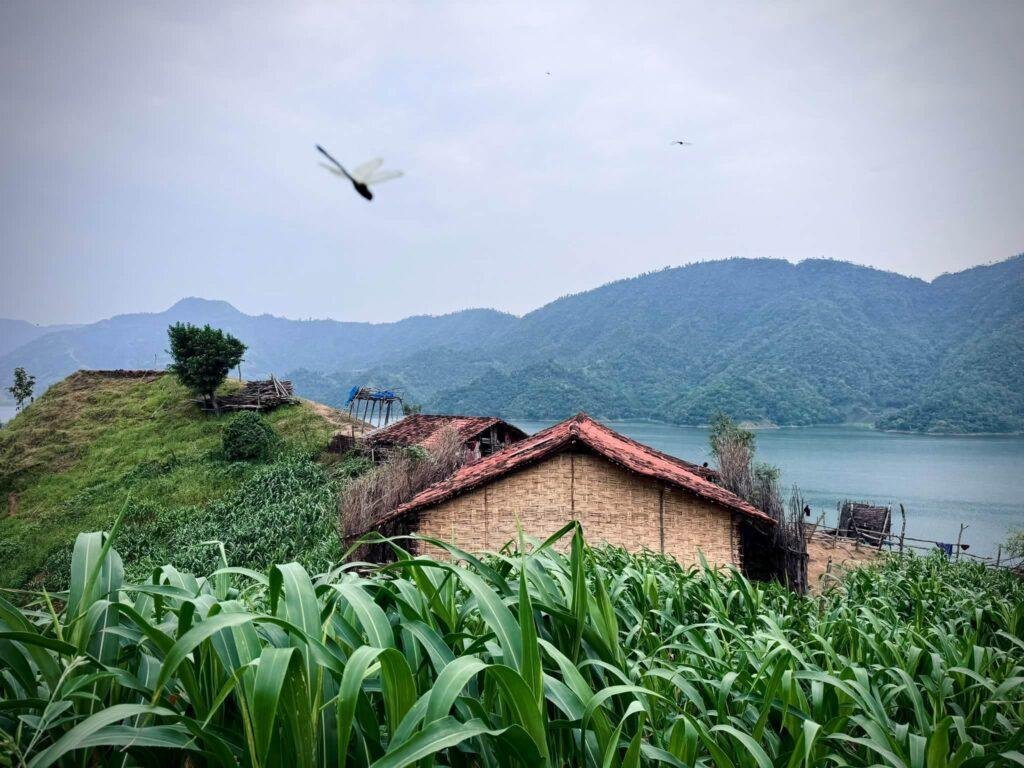 नर्मदा किनारे बसे आंजनबारा की खूबसूरती, पहाड़ों और हरियाली के बीच बसा है गांव