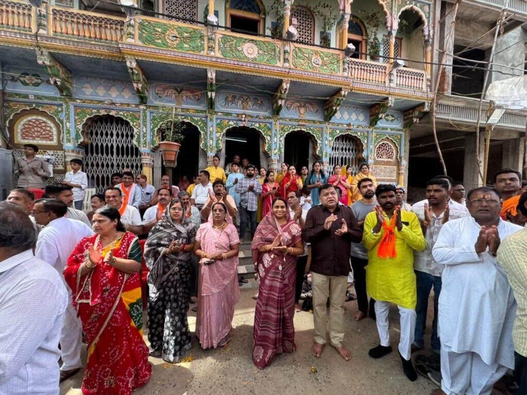 श्री चारभुजा नाथ के जयघोष से गूंजा बड़ी खट्टाली, भव्य चल समारोह में शामिल हुए श्रद्धालु
