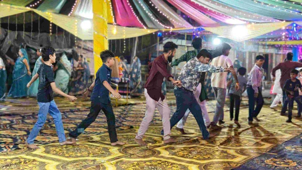 खट्टाली में शारदीय नवरात्र महोत्सव की धूम; चौथे दिन गरबा-डांडिया पर झूमे श्रद्धालु; बिजली कटौती से ग्रामीण परेशान